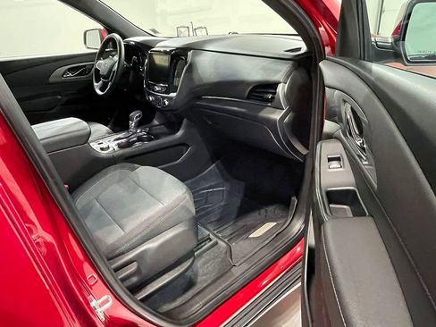 Used 2023 Chevrolet Traverse LT FWD image 27