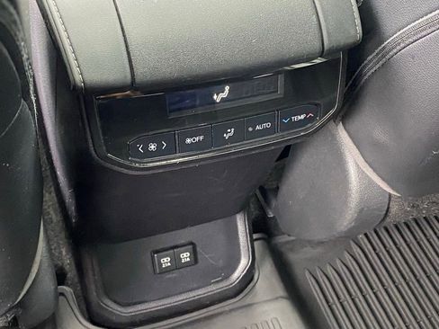 Used 2021 Toyota Highlander XSE FWD image 28
