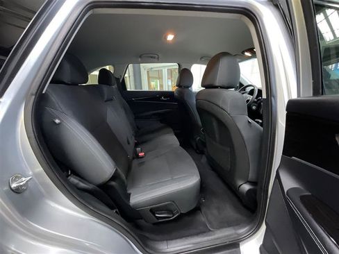 Used 2019 Kia Sorento L image 22
