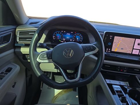 Certified 2024 Volkswagen Atlas SEL Premium R-Line AWD/4WD image 18