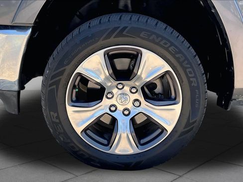Used 2019 RAM 1500 Laramie AWD/4WD image 10