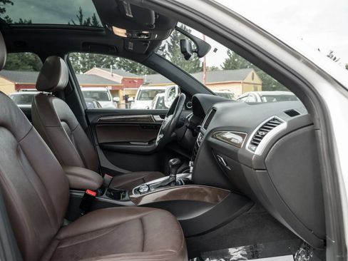 Used 2016 Audi Q5 2.0T Premium Plus AWD/4WD image 12
