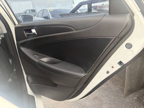 Used 2013 Hyundai Sonata SE FWD image 12