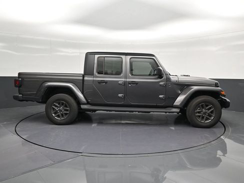 Used 2025 Jeep Gladiator Sport AWD/4WD image 4