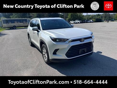 Used 2024 Toyota Grand Highlander AWD image 1