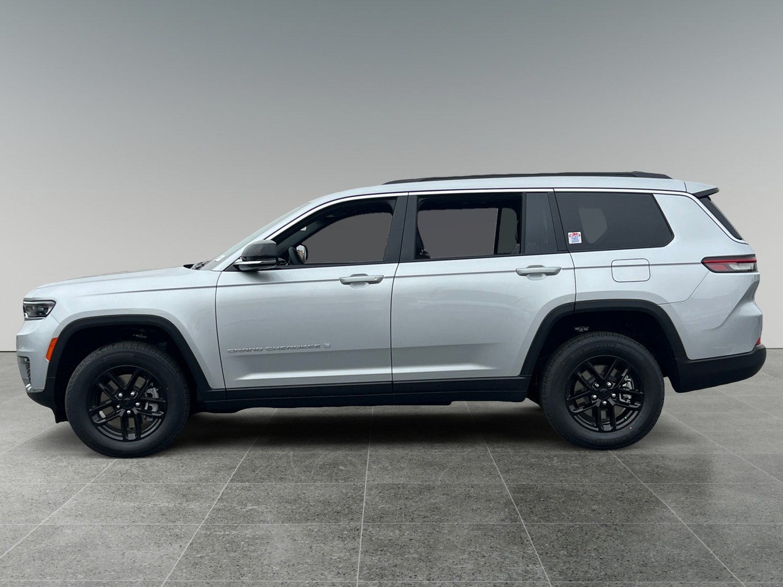 Used 2025 Jeep Grand Cherokee L Limited AWD/4WD image 2