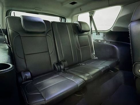 Used 2020 Chevrolet Suburban Premier image 30