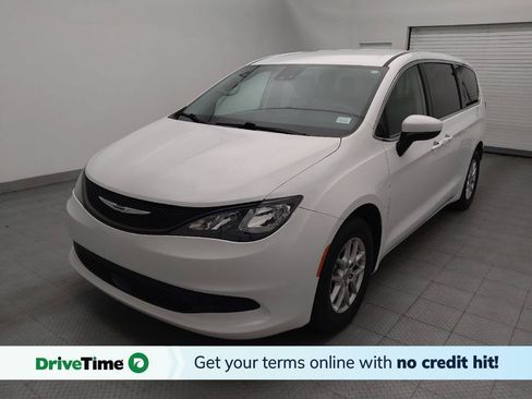 Used 2023 Chrysler Voyager LX FWD image 1