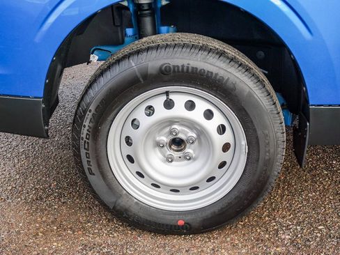 New 2025 Ford Maverick XL image 10