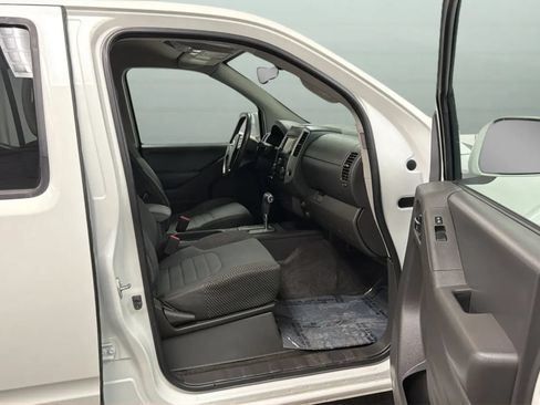 Used 2018 Nissan Frontier PRO-4X AWD/4WD image 21