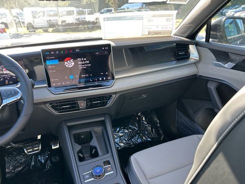 New 2026 Volkswagen Tiguan SE R-Line FWD image 11