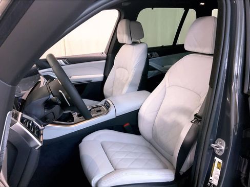 New 2026 BMW X5 M60i AWD/4WD image 9