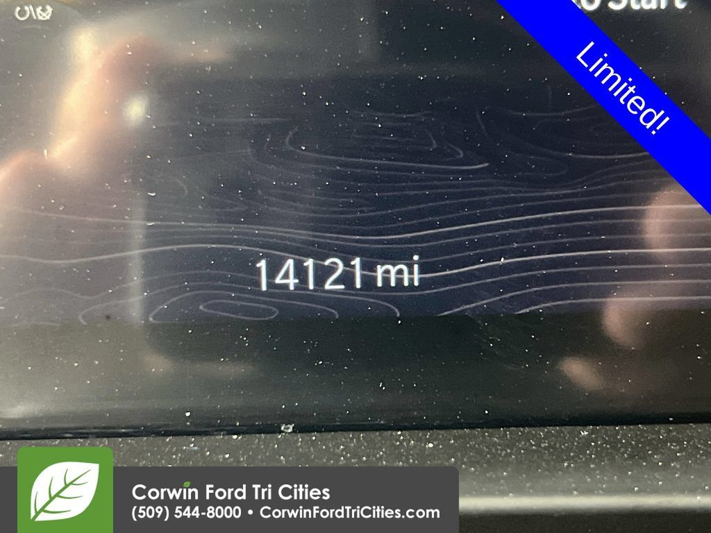 Used 2025 Jeep Grand Cherokee L Limited w/ Luxury Tech Group II AWD/4WD image 2
