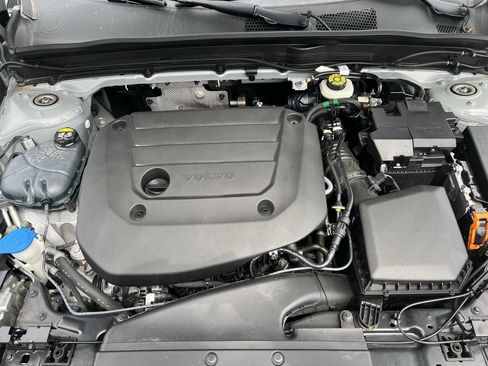 Used 2024 Volvo XC40 B5 Plus w/ Protection Package Premier AWD/4WD image 36