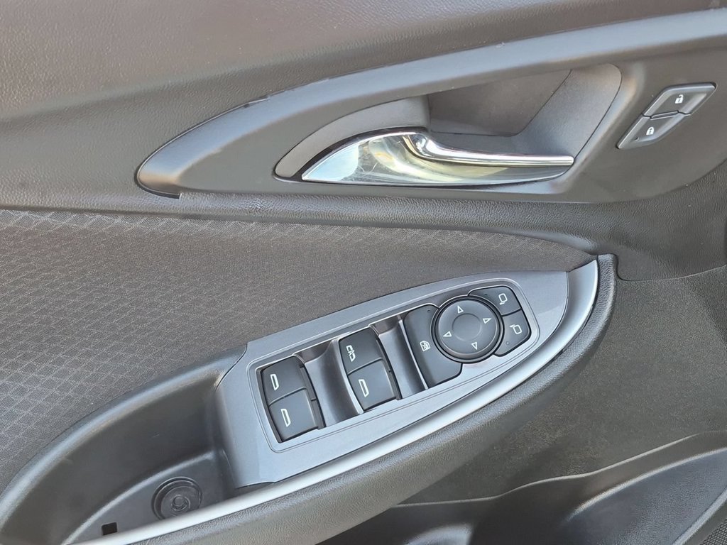 Used 2024 Chevrolet Malibu LT FWD image 23
