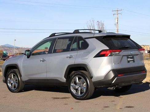 Used 2020 Toyota RAV4 Limited image 4