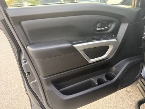 Used 2021 Nissan Titan SV w/ Accessory Utility Package image 12