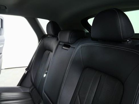 Used 2024 Audi Q8 e-tron Premium Plus image 22