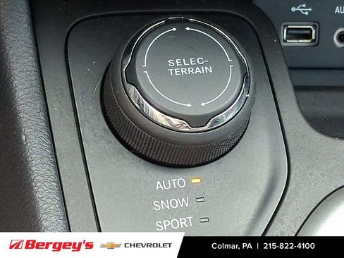 Used 2014 Jeep Cherokee Limited AWD/4WD image 26