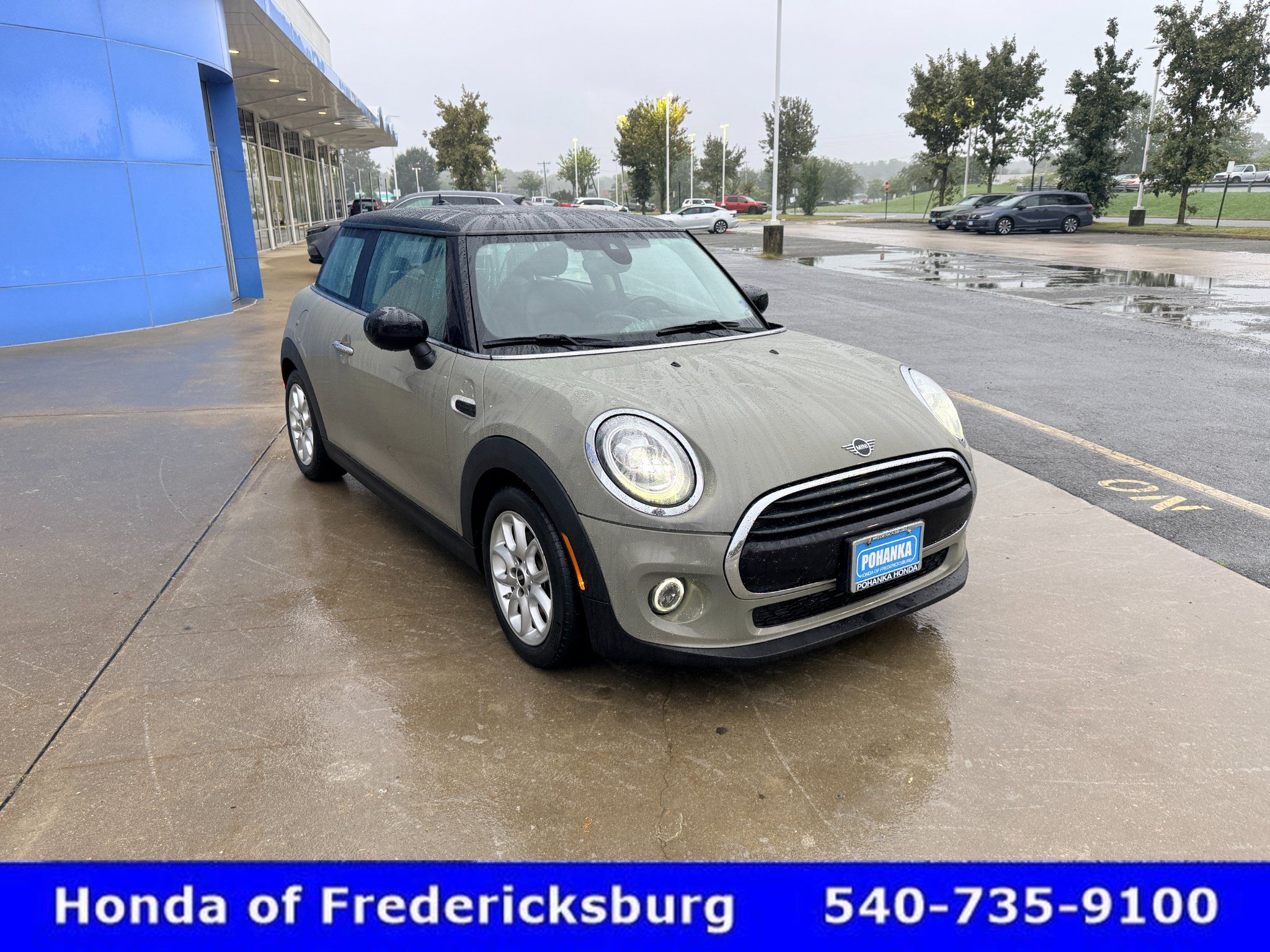 Used 2021 MINI Cooper 2-Door Hardtop FWD image 8