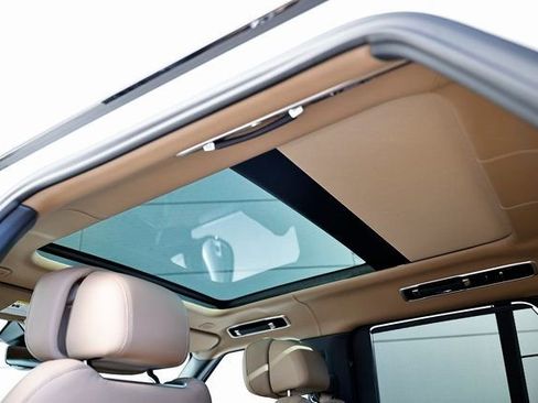 New 2025 Land Rover Range Rover Autobiography image 18