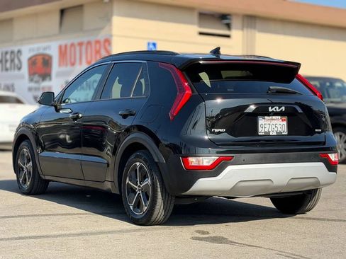 Used 2023 Kia Niro EX FWD image 12