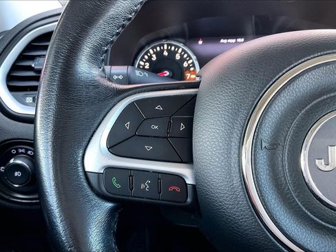 Used 2018 Jeep Renegade Latitude w/ UConnect 8.4 Nav Group image 10