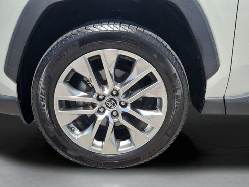 Used 2019 Toyota RAV4 Limited w/ Cold Weather Package FWD image 26