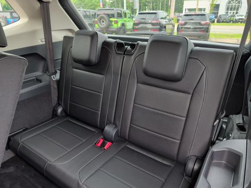 Used 2019 Volkswagen Tiguan SE w/ 3rd Row Seat Package AWD/4WD image 31