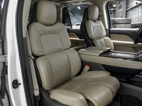 Used 2022 Lincoln Navigator L Reserve AWD/4WD image 31