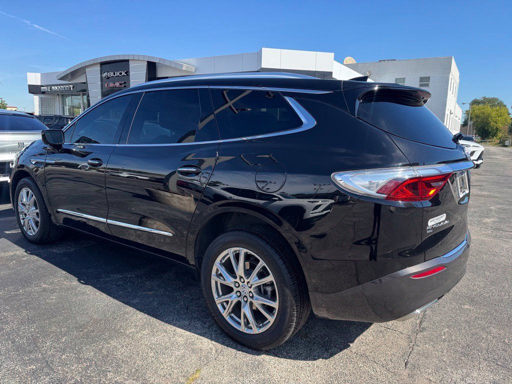 Used 2024 Buick Enclave Essence w/ Experience Buick Package AWD/4WD image 4