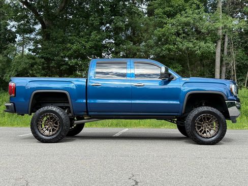 Used 2018 GMC Sierra 1500 SLT w/ SLT Premium Package AWD/4WD image 4