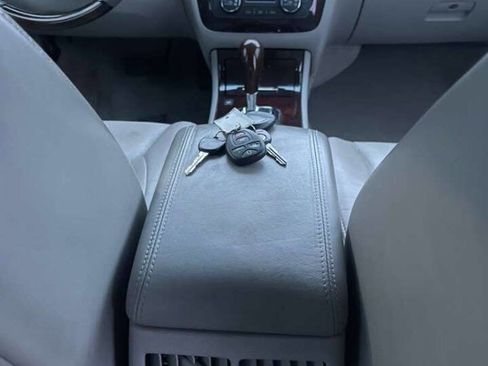 Used 2006 Cadillac DTS Luxury I image 21