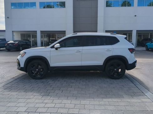 New 2025 Volkswagen Taos SEL image 6