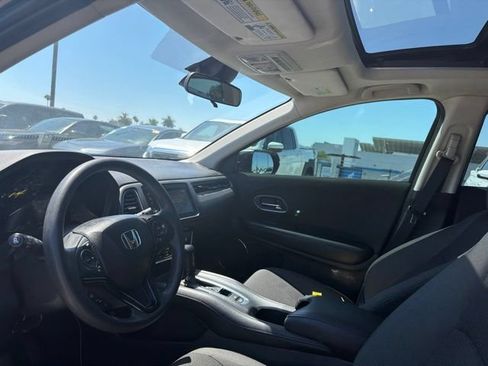 Used 2021 Honda HR-V EX image 3