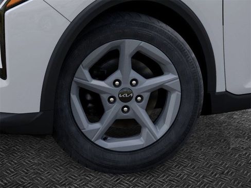 New 2025 Kia K4 LXS image 9