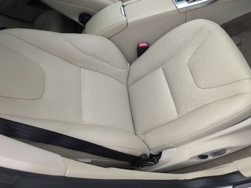 Used 2015 Volvo XC60 T6 Platinum image 12