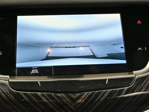 Used 2025 Cadillac XT6 Premium Luxury image 24