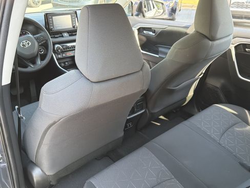 Certified 2019 Toyota RAV4 XLE w/ Convenience Package FWD image 19