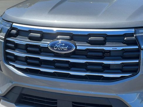 Used 2026 Ford Explorer Active AWD/4WD image 35
