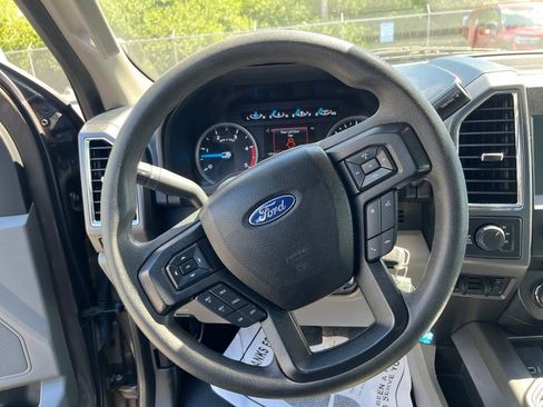 Used 2017 Ford F350 XLT w/ XLT Premium Package AWD/4WD image 17