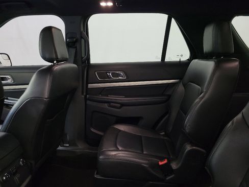 Used 2018 Ford Explorer XLT w/ Equipment Group 202A image 18