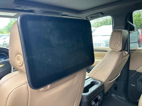 Used 2023 Chevrolet Tahoe Premier w/ Premium Package AWD/4WD image 18