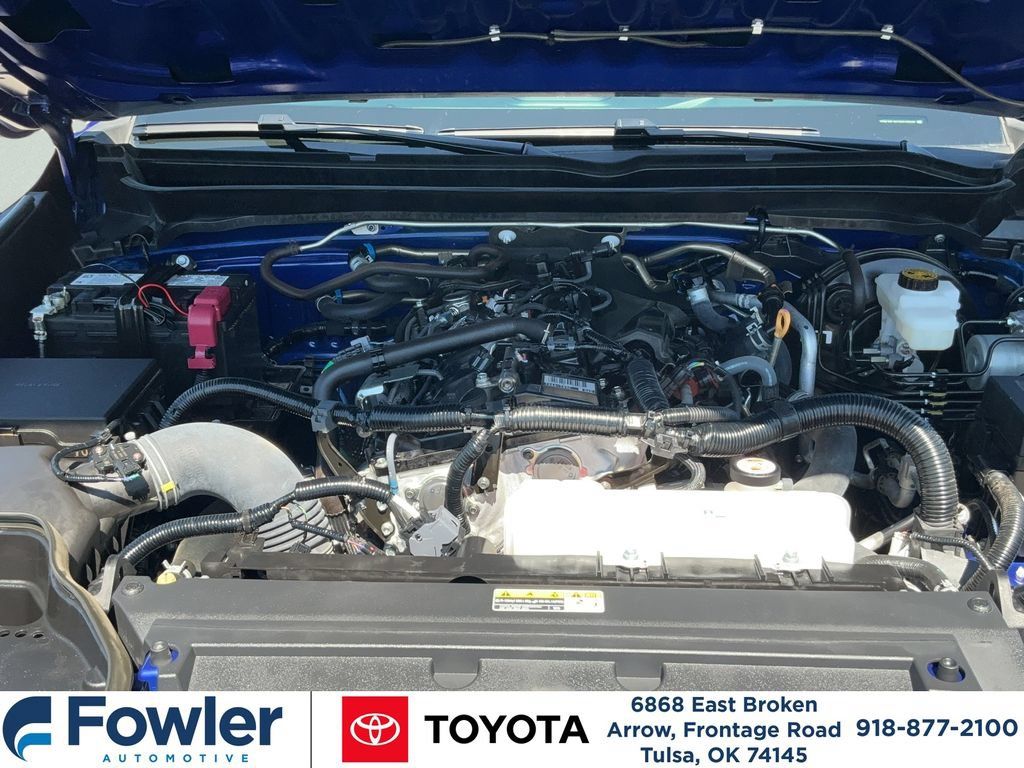 Certified 2025 Toyota Tacoma SR5 w/ SR5 Upgrade Package AWD/4WD image 25