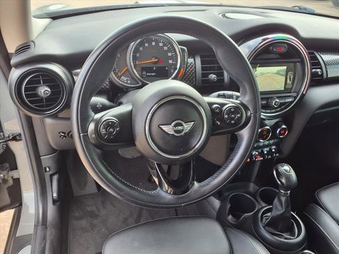 Used 2018 MINI Cooper S image 9