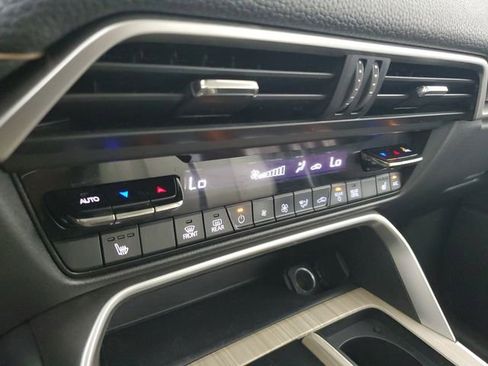 Certified 2024 MAZDA CX-90 Plug-In Hybrid w/ Preferred AWD/4WD image 31