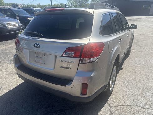 Used 2014 Subaru Outback 2.5i Premium AWD/4WD image 9