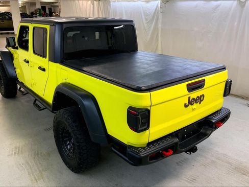 Used 2023 Jeep Gladiator Rubicon w/ Cold Weather Group AWD/4WD image 33