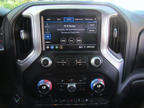 Used 2020 GMC Sierra 1500 SLE w/ SLE Value Package image 30