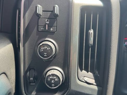 Used 2017 Chevrolet Silverado 1500 LT w/ All Star Edition AWD/4WD image 19
